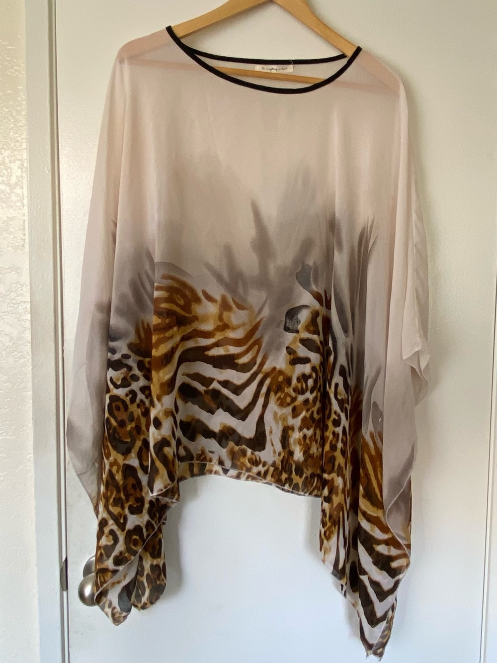DO EVERYTHING IN LOVE   Chiffon Animal Print Caftan Tunic One Size